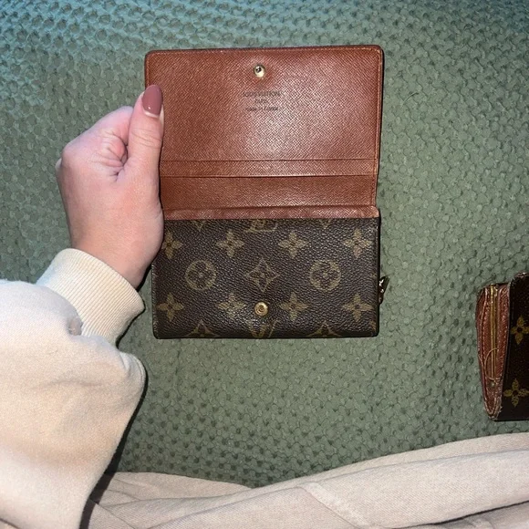 Vintage Monogram Trésor Snap Wallet - Picture 6 of 14